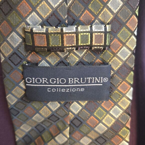 Giorgio Brutini Elegant Green and Gold Checkered Tie - Picture 3 of 5